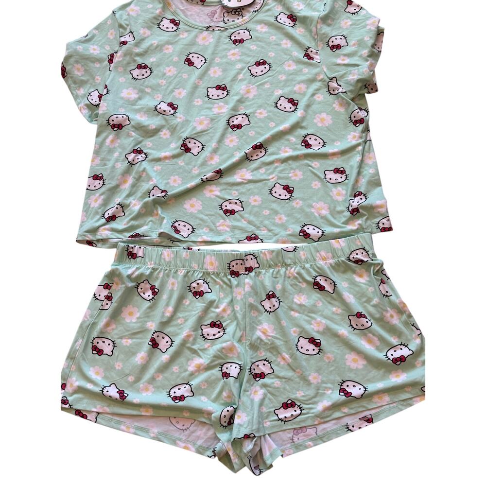 Hello kitty sleepwear set 2 piece shirt and shorts size XL